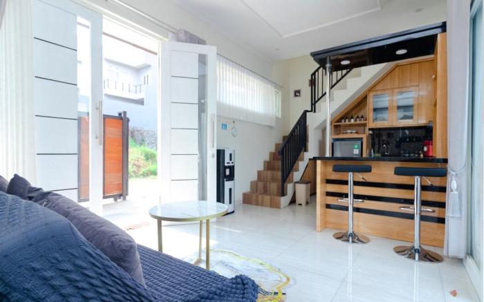 Azzalia 2 with Private Pool and Karaoke Room