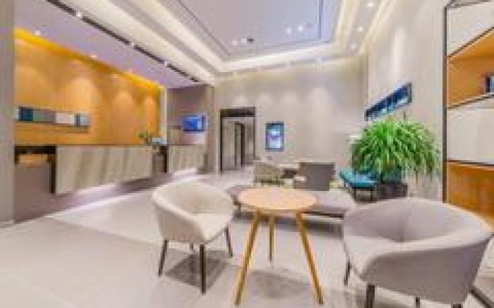 Home Inn Style Zhuhai Gongbei Huanyu City Shopping Center