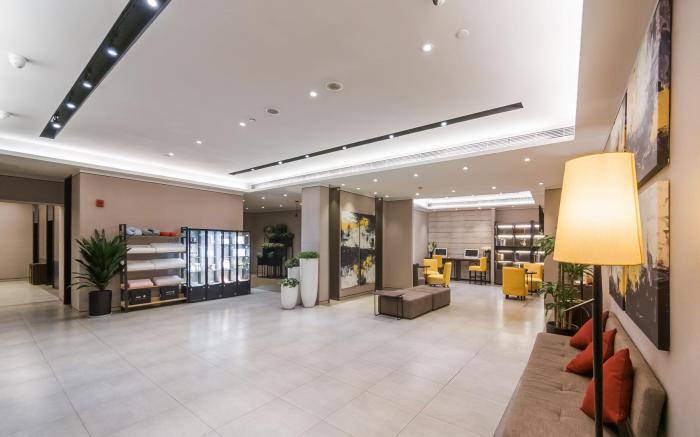 Home Inn Plus Xi'an South Second Ring Daduhui Fengqing Park Metro Station