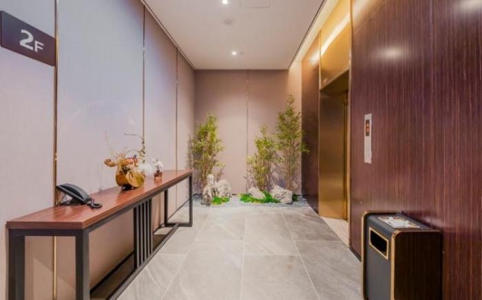 Home Inn Plus Chengdu Huaxi Wuhou Shrine Jinli East Road