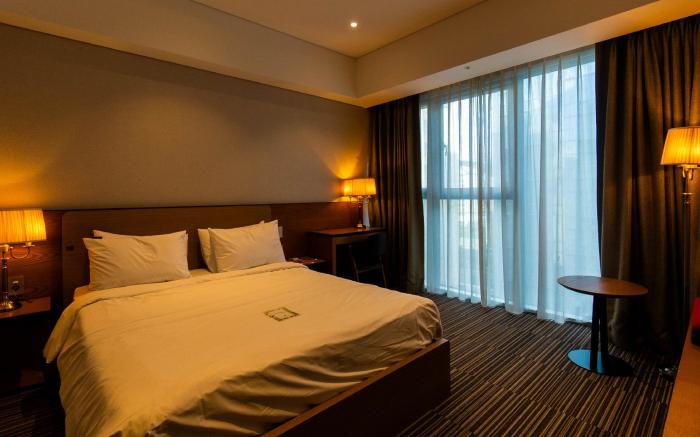 Incheon Airport Global Hotel & Suites (Unseo Station)