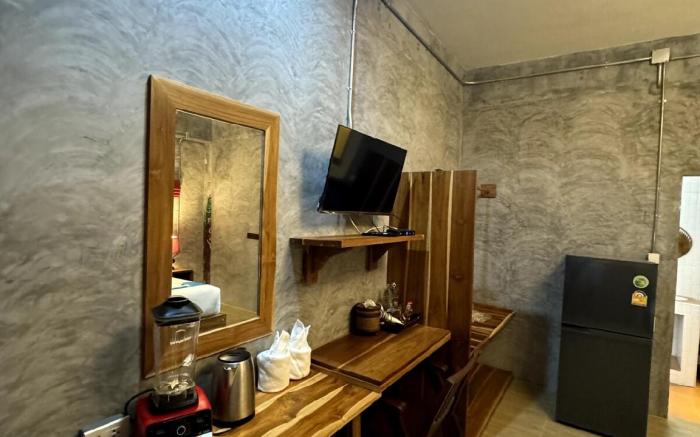 Blue Room, Center Hong Sala