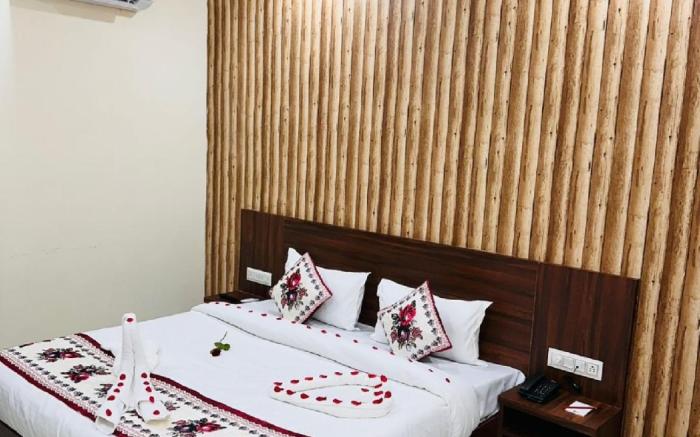 Goroomgo Shiva residency Amritsar
