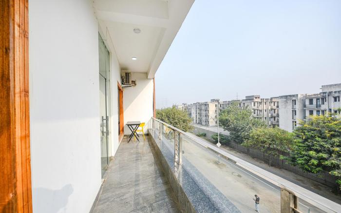 FabHotel Radiant Blu