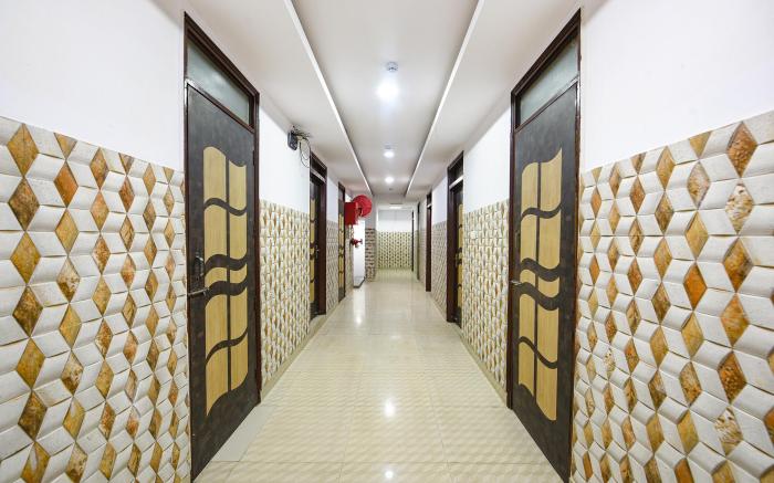 FabHotel Black Stone Palace