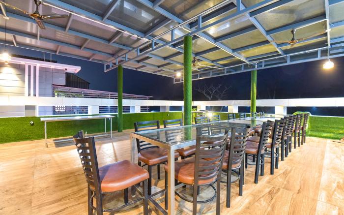 FabHotel Hari Residency