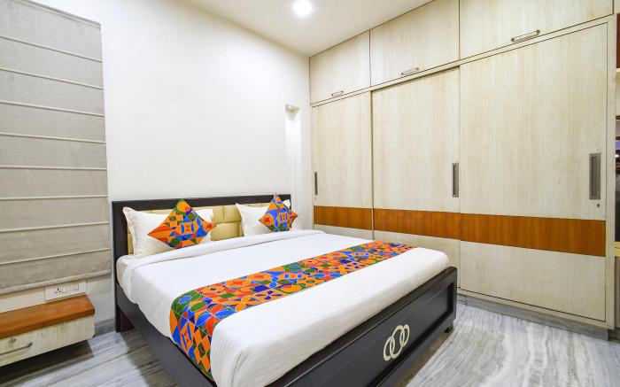 FabHotel De Alphabet II - Nr Ameerpet Metro Station