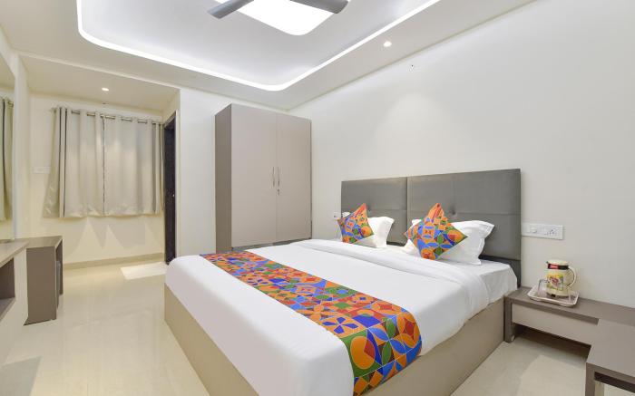 FabHotel Synergy Stays
