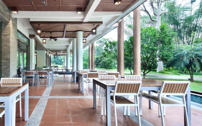 Yangshuo Riverside Resort Hotel