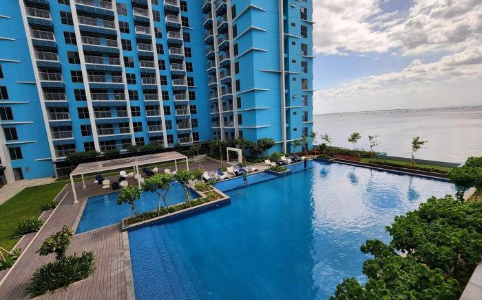 Luxurious 1BR in Bayshore w Sunset View near Okada