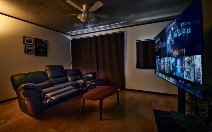 高崎駅徒歩10分！75型テレビでNetflix見放題！92㎡3LDKお洒落でラグジュアリーなお家です