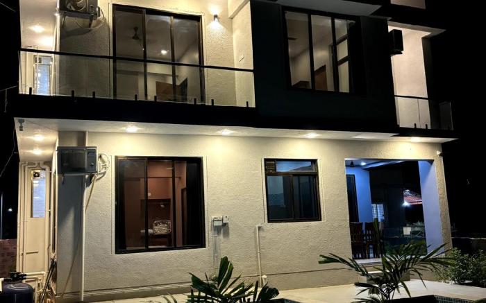 Sea Lestine by Soumil's Stays