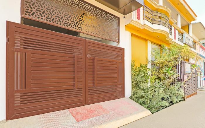 HOTEL O ANAND LOK GUEST HOUSE