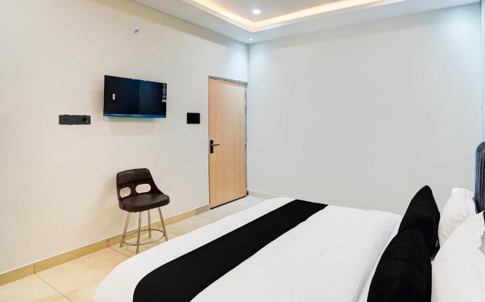 OYO 830390 Hotel SS Royal