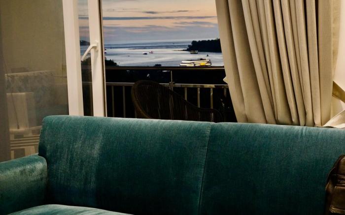 Sea View 3BHK Luxury Apt 10 Min From Candolim