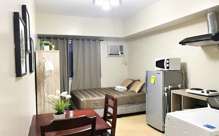 Bachelor’s unit, 19F w/ amenity view Avida Towers