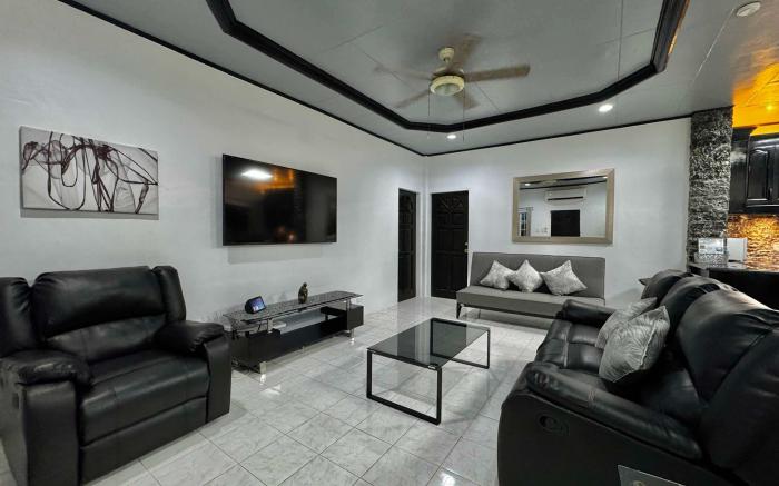 Holloway Hideaway