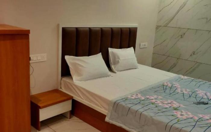 Goroomgo Janata Inn Gujarat