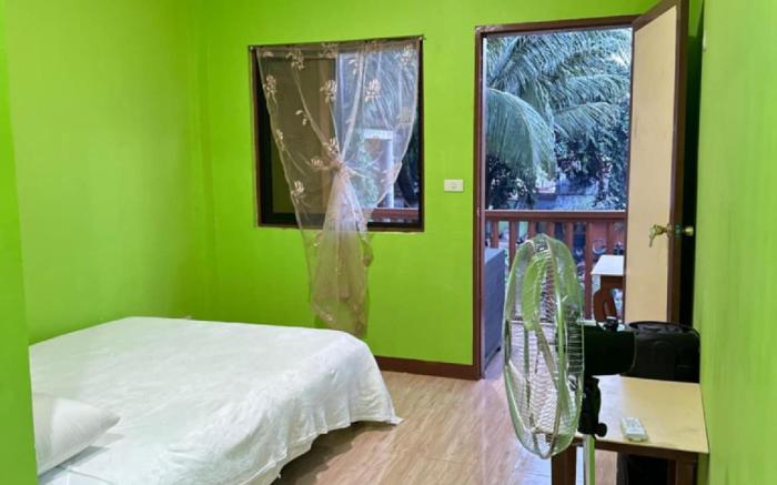 Kiarra Krisxia Lodge