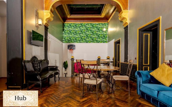 The Hub - 5 bedroom apartment