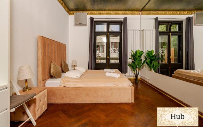 The Hub - 5 bedroom apartment