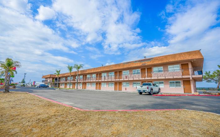 Economy Inn Buttonwillow Bakersfield I-5