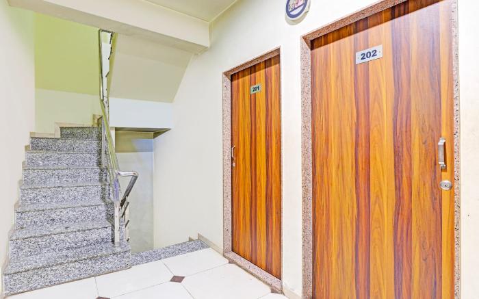 Hotel O Royal Season