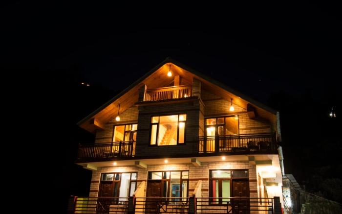 Crystal Mountain Jibhi