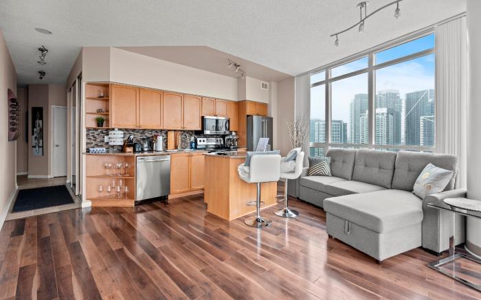 GLOBALSTAY Atlantis at Waterpark City Condos