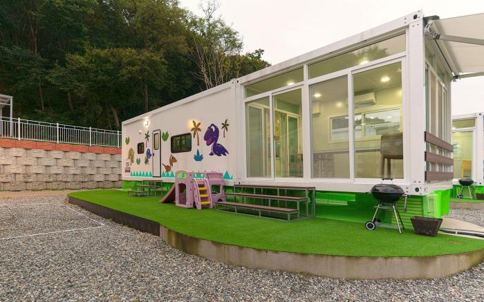 Hwaseong Refreshing Glamping & Caravan