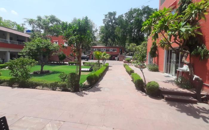 Hotel Goverdhan Tourist Complex