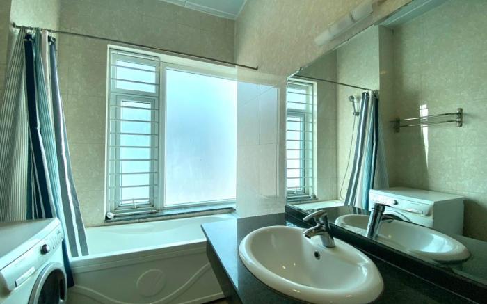One-Bedroom Apartment with Full Amenities