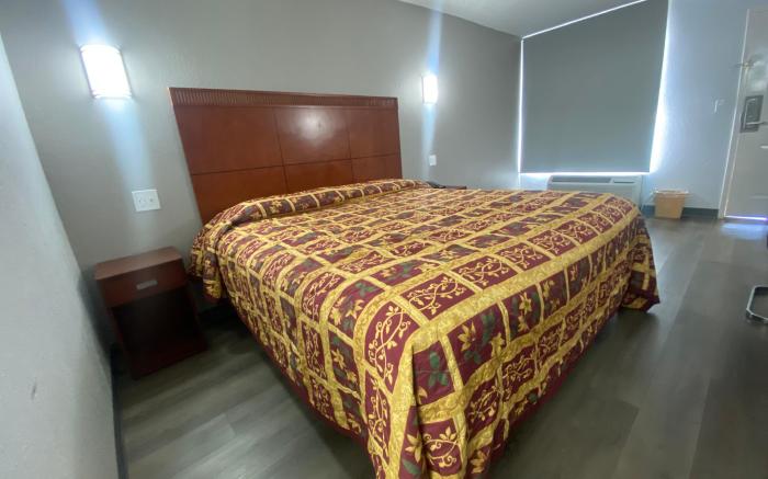 American Inn and Suites