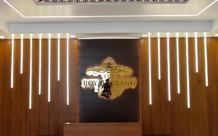 Royal Grand Hotel & Suites Rooms 