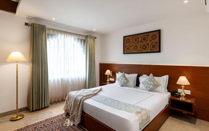 The Ramvilas - A Rooftop Pichola Lake View Hotel