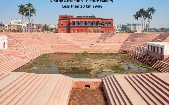 Super OYO Townhouse 183 Function Inn Near Chaudhary Charan Singh International Airport