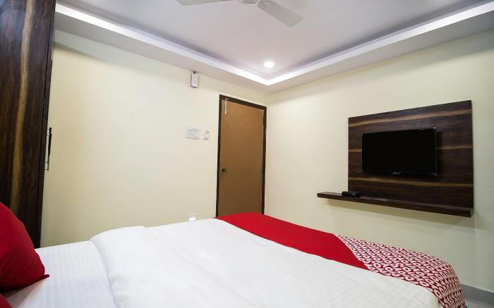 Collection O Hotel Sri Sai Grand Inn