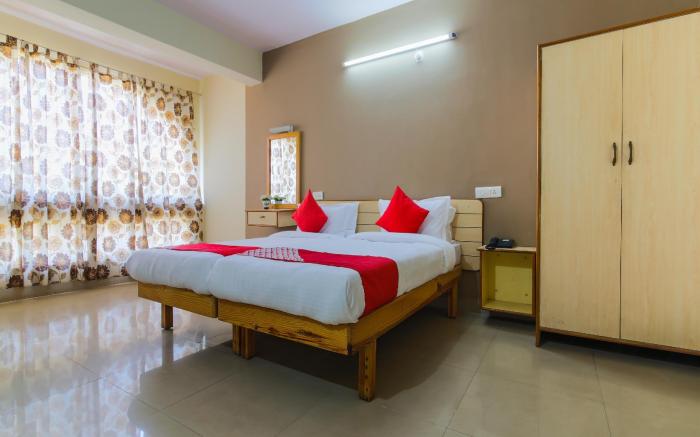 OYO 18505 Hotel Rukmini