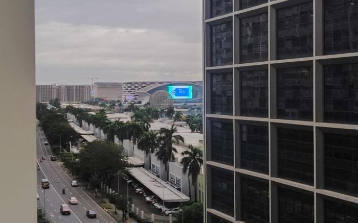 Crib2Go (Lupita Suite) with City Street View