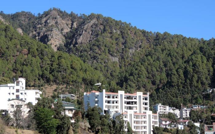 Clarks Inn Bhowali, Nainital