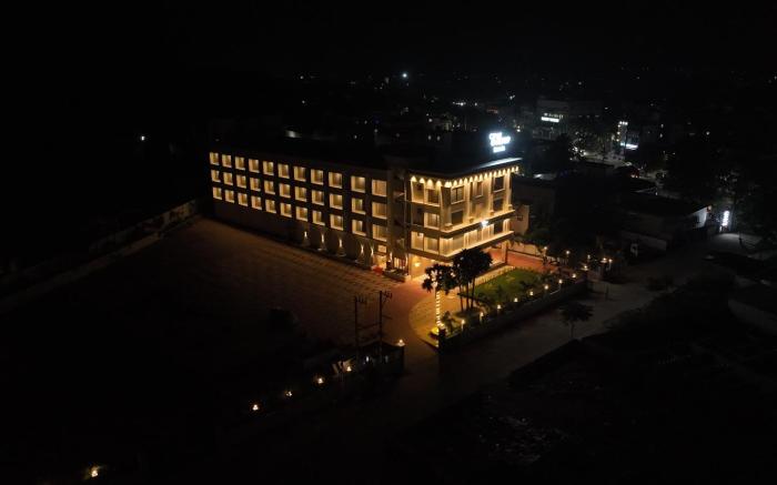 Ellora Hotel