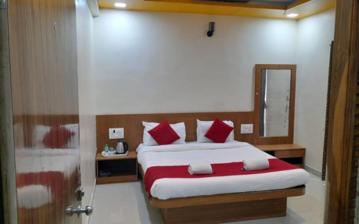 Hotel Adinath