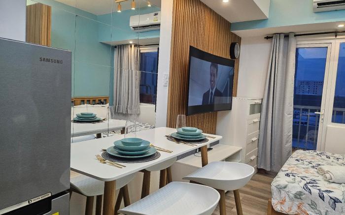 Fully interiored and plush 1 br at SM Southmall