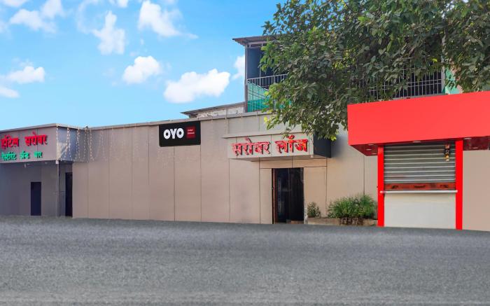 Hotel O Sarovar