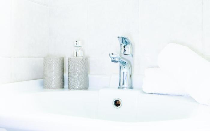 BOOK HOMES ATHENS - ATTIC SIDE ACROPOLIS VIEW