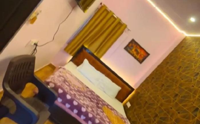 Kashi yatra guest house 