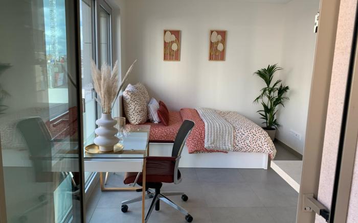Magnific studio central near free Parking and Ride
