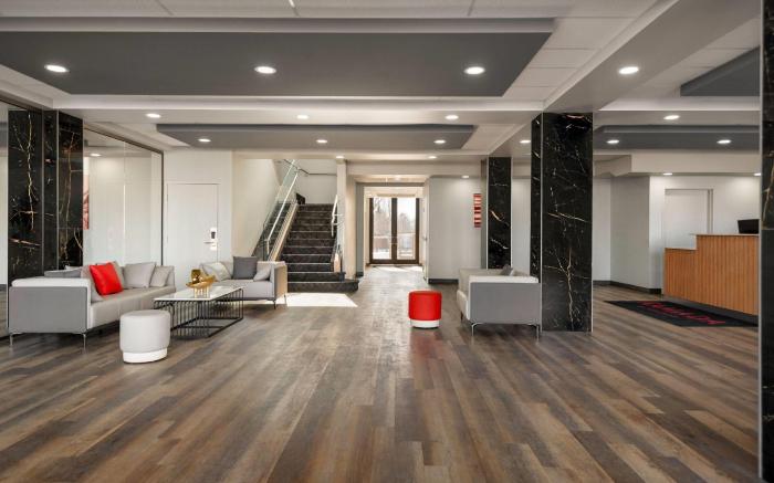 Ramada by Wyndham West Edmonton Hotel & Suites