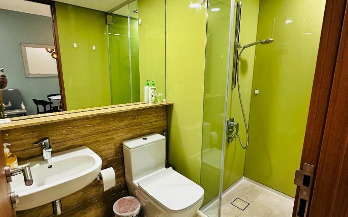 sky sutes klcc by FNF