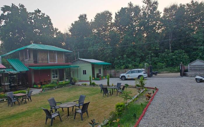Corbett Sunrise India Homestay By Eiyuu Hotels